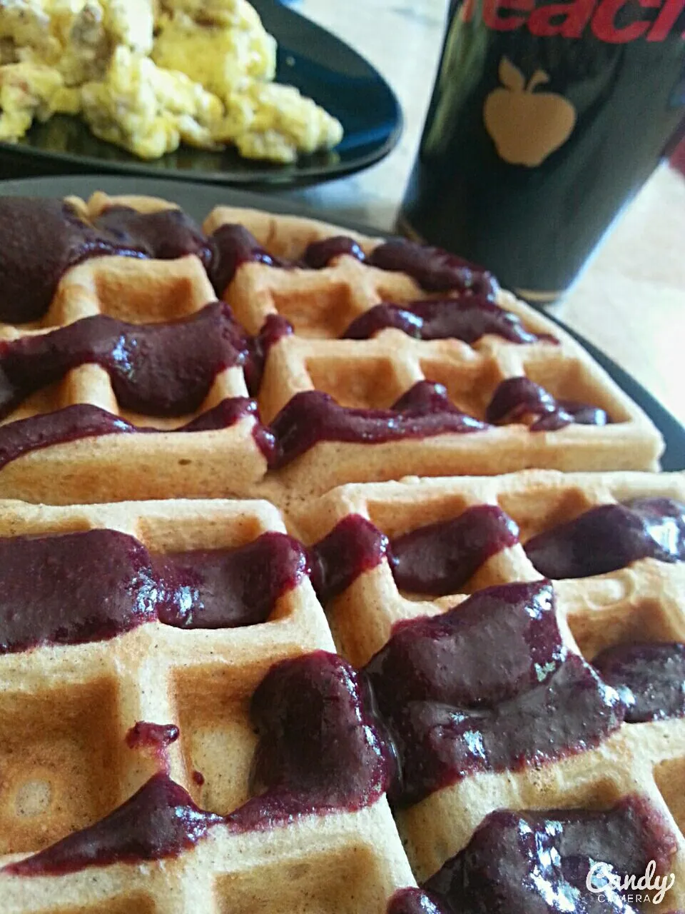 Belgian Waffles with Peach Blueberry Sauce|Courtney Alizabet Riess Handelさん