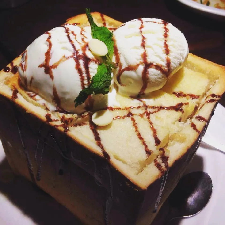 toast bread with ice cream|cynthiaさん