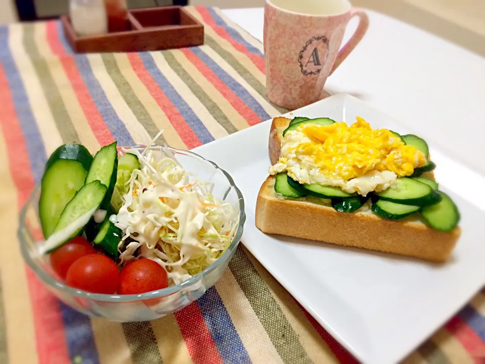 今日もお仕事♡♡朝ごパン|あーたんさん