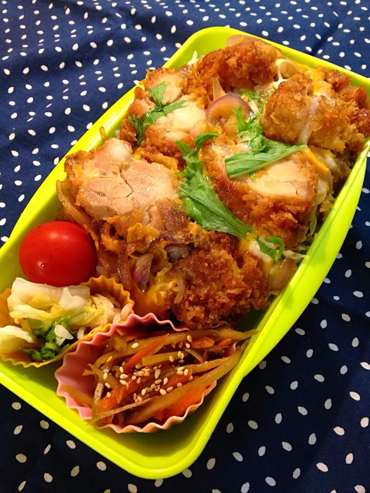 Snapdishの料理写真:2015.6.30 中3男子チキンカツ丼弁当😋|mari-pさん