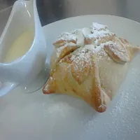 Apple dumplings with custard sauce|tessさん