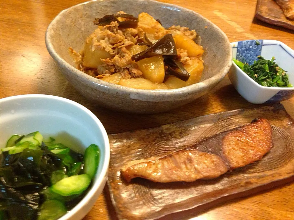 大根と豚バラ煮、鰤の醤油麹漬け…茶色い晩御飯|さんだーさん