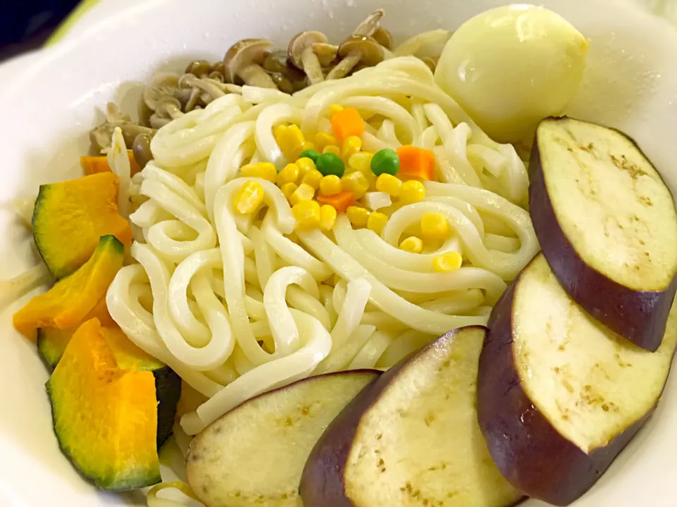 Snapdishの料理写真:野菜たっぷり饂飩🍜|マニラ男さん