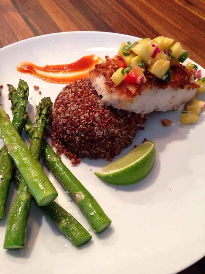 Coconut, macadamia nut crusted Mahi with cumin/lime red quinoa and pinapple salsa|Marie Tinchさん