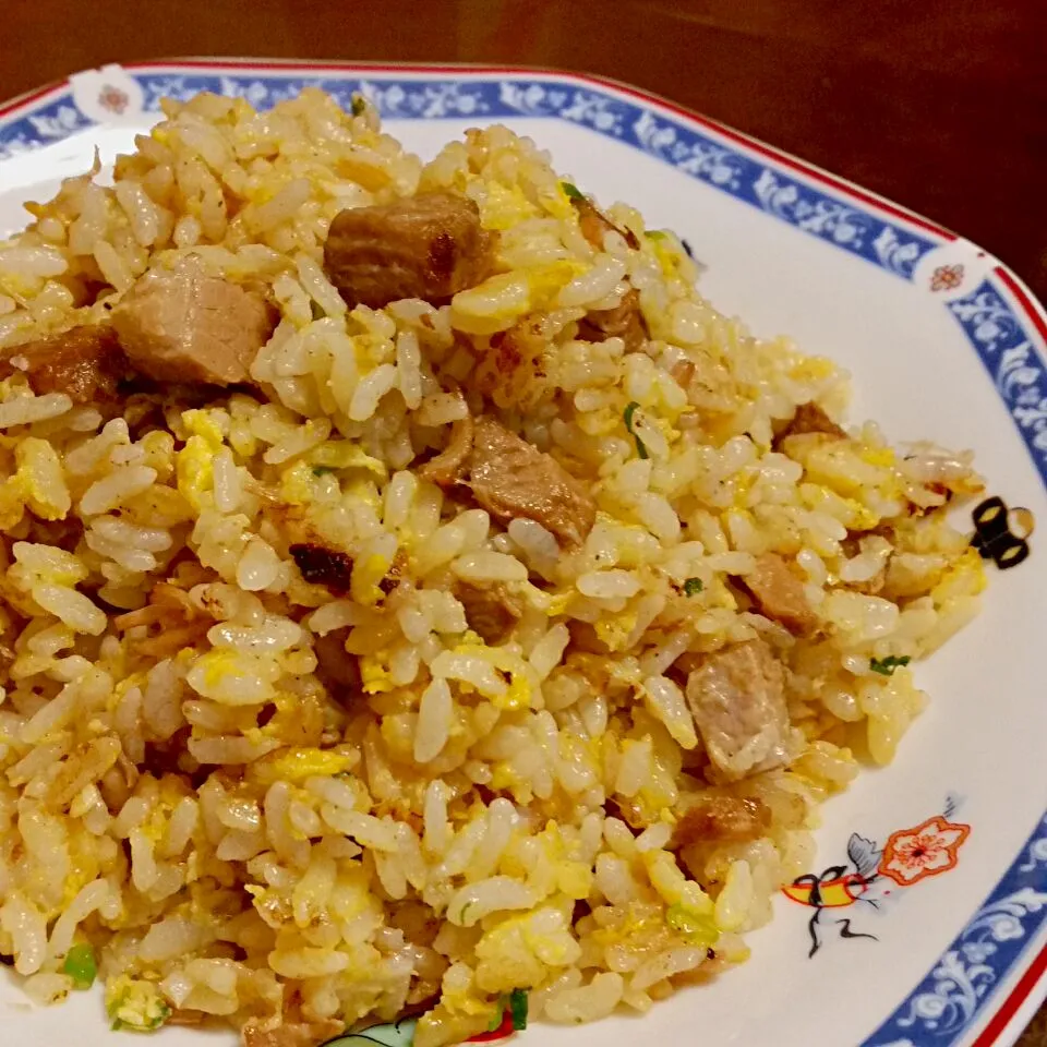 ゴロゴロ角煮チャーハン      昨日の角煮丼の残りで😊|ふりるさん