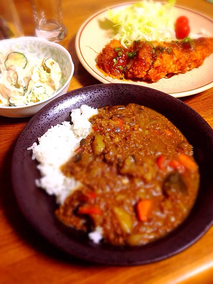 合挽き  ナス、パプリカで  スパイスたっぷりcurryと   ささみフライのおろしポン酢かけ😋🍴|Kumiko Shimomuraさん