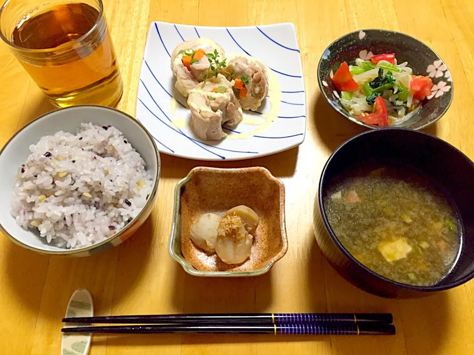 鶏肉の野菜ボイル〜ピリ辛レモンマヨネーズ添え〜、もやしと青菜の麺つゆ和え、ポークと豆腐のアオサのお味噌汁、里芋の甘煮、雑穀米|Manamiさん