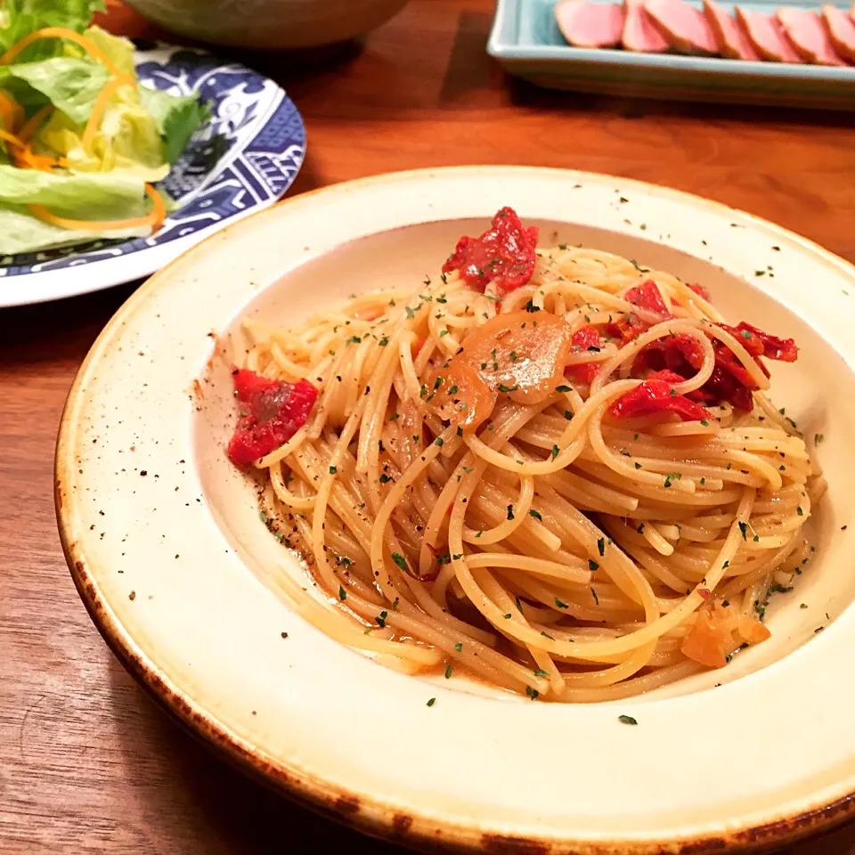 アンチョビとドライトマトのパスタ|わるみさん