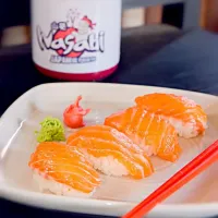 Snapdishの料理写真:nigiri salmon