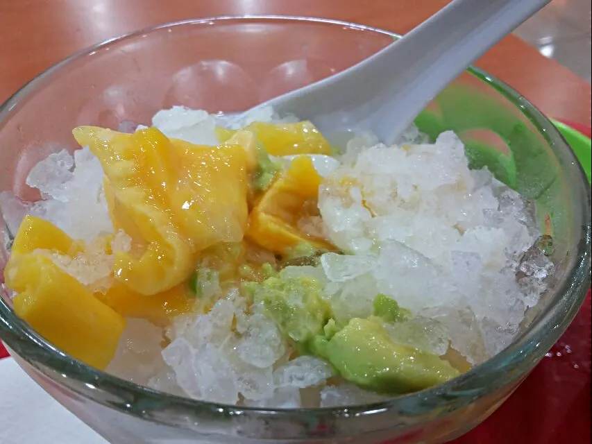 Es Teller 77, Indonesian famous cold dessert

avocado+coconut+jackfruit+special sauce+ice|yui hongoさん