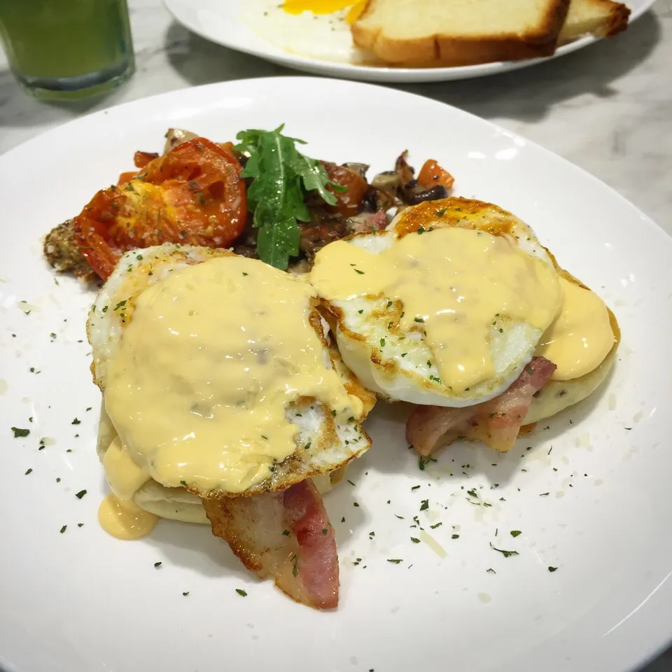 Cheese Eggs Benedict|Jaronさん