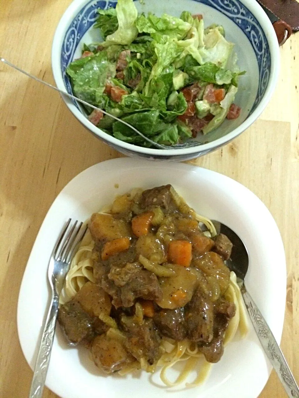 Mixed Salad with Sesame Dressing and Hearty Beef Stew|Mimi Zarinaさん