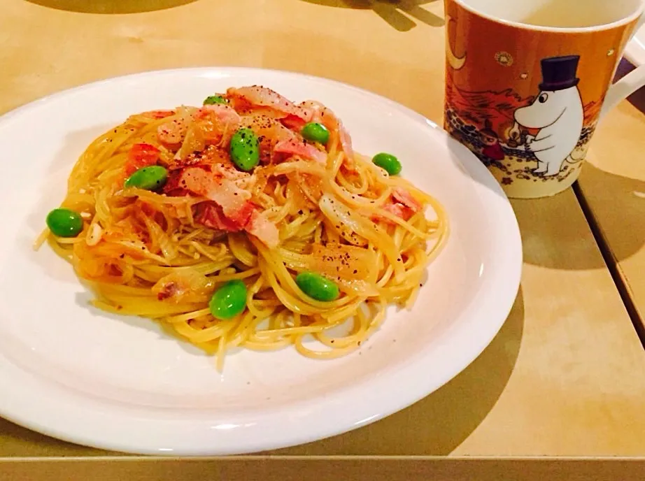 ベーコンとえのきの醤油バターパスタ😘💕|りんこさん