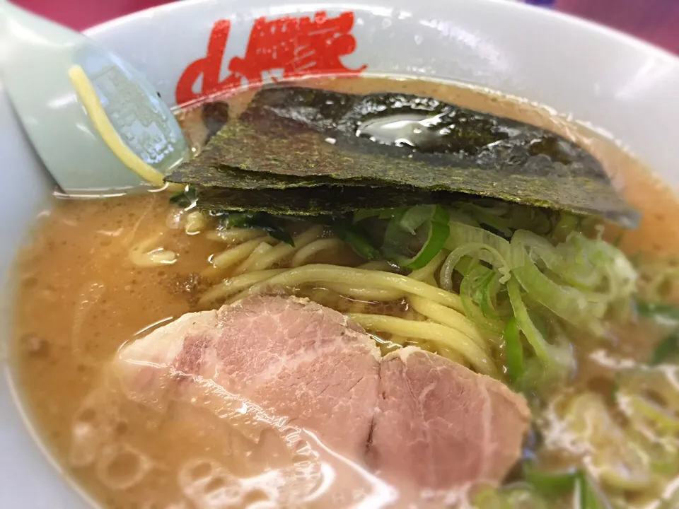 Snapdishの料理写真:豚骨醤油らーめん@山岡家・足利|らーめん好き！さん