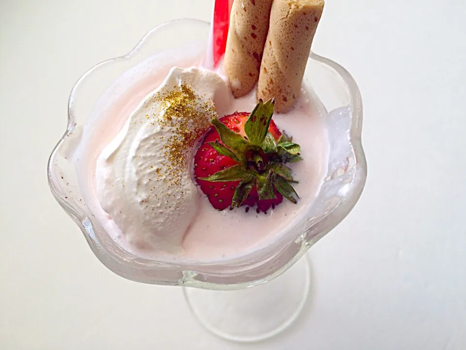 Strawberry milkshake|Atalee Gordonさん