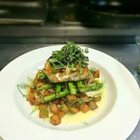 Grouper with grilled asparagus and rosemary potato|Chef Andresさん