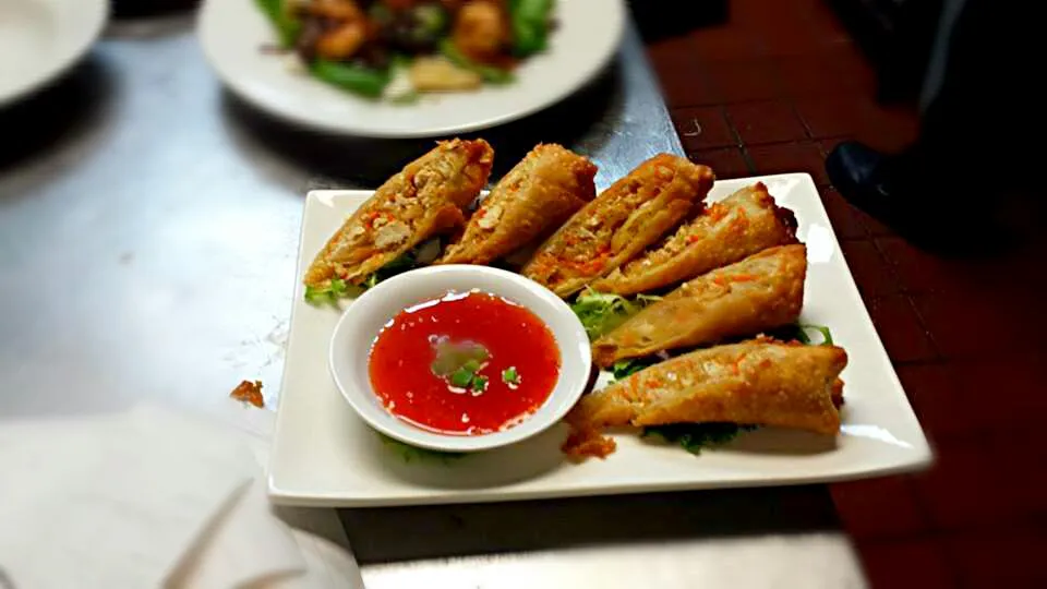 Thai chicken egg rolls with a Thai sweet chilli sauce.|Chef Andresさん