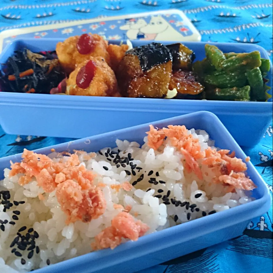 お弁当(7/1)
鮭ごまごはん、豆腐ナゲット、茄子のステーキ、ひじきの煮物、ささげの味噌和え|さっちんさん