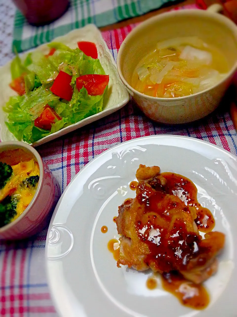 7/1の晩ご飯☆鶏肉のソテー(マスタードソース)・ブロッコリーのキッシュ・レタスサラダ・野菜スープ|なべちゃんさん