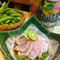 頂いた酎ハイに合わせて鶏たたきと茶豆