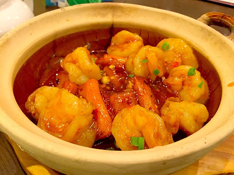 Fried prawns with flour rolls & xo sauce in casserole|Sky Blueさん