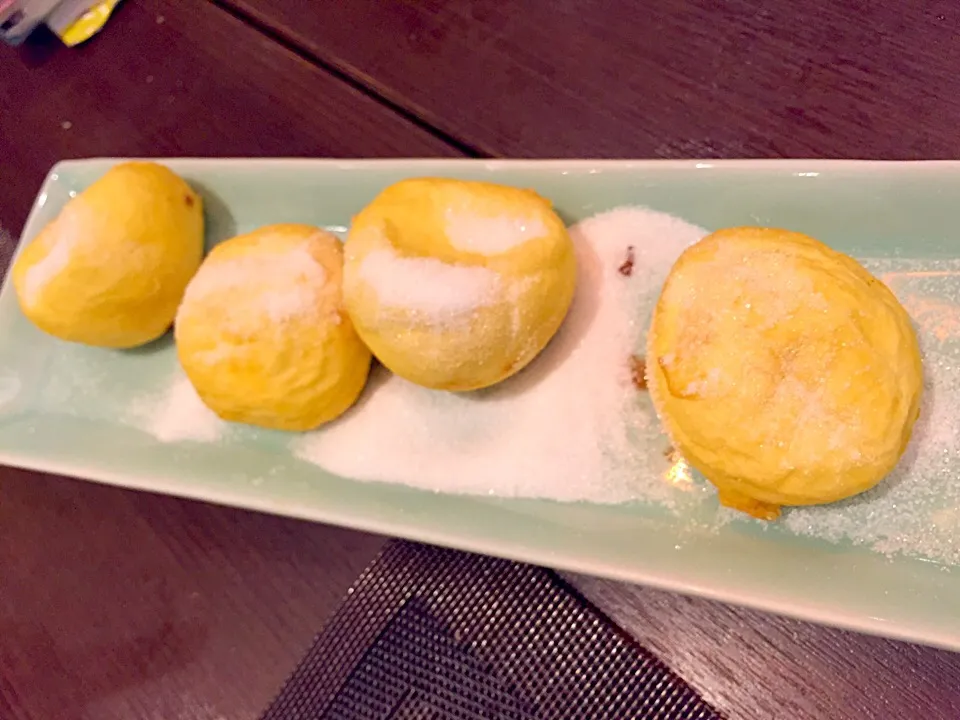 Soufflé balls with red bean paste & banana|Sky Blueさん