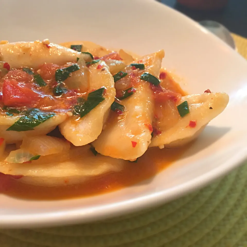 Perogies in a Sundried Tomato and Basil infusion sauce.|T.E.Dennisさん