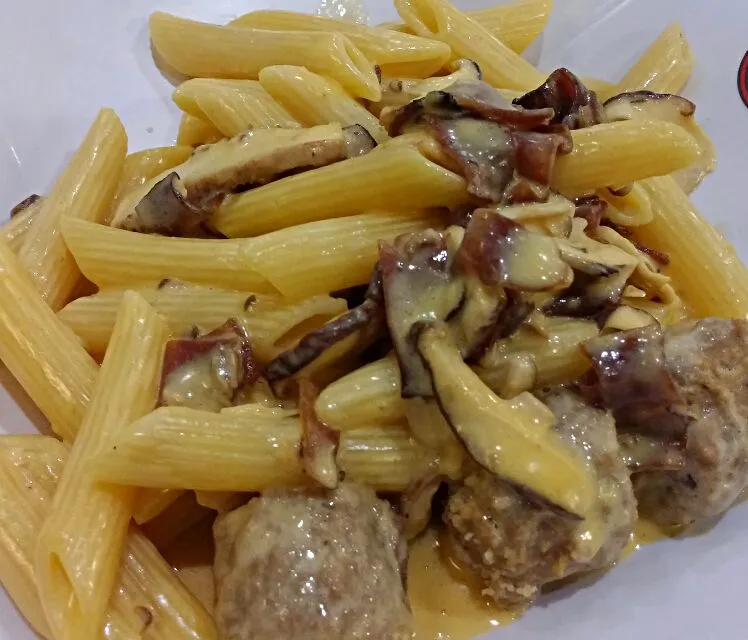 Beef Balls & Chicken Bacon Penne @ Pastamania|FooDin'sさん