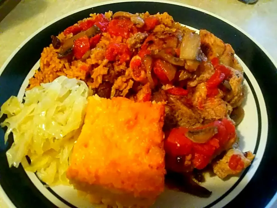 Baked Turkey Smothered with Roasted Tomatoes and Mushrooms Red Beans n Rice Baked Macaroni n Cheese Steamed Cabbage|Juan Simmsさん