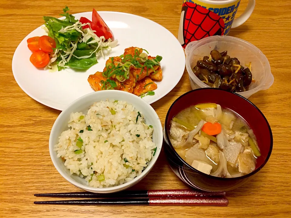 Snapdishの料理写真:鶏の韓国風焼き&菜っ葉ご飯&かぶ汁&手作りキュウちゃん|ほぶまりさん