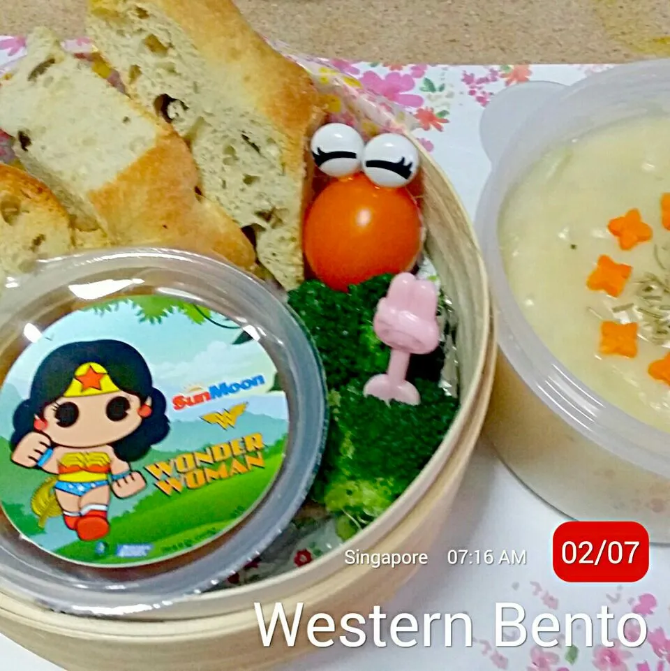 Snapdishの料理写真:Bread n Soup Bento|Chua Jeanさん