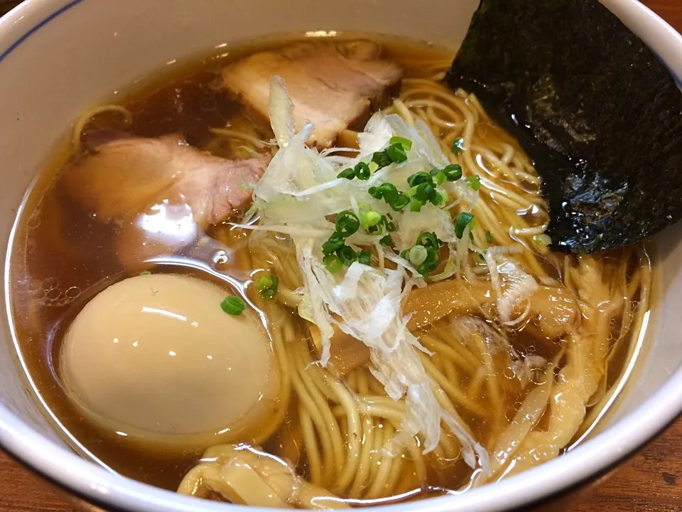 Snapdishの料理写真:醤油ラーメン 半熟味玉子入り|tecklさん