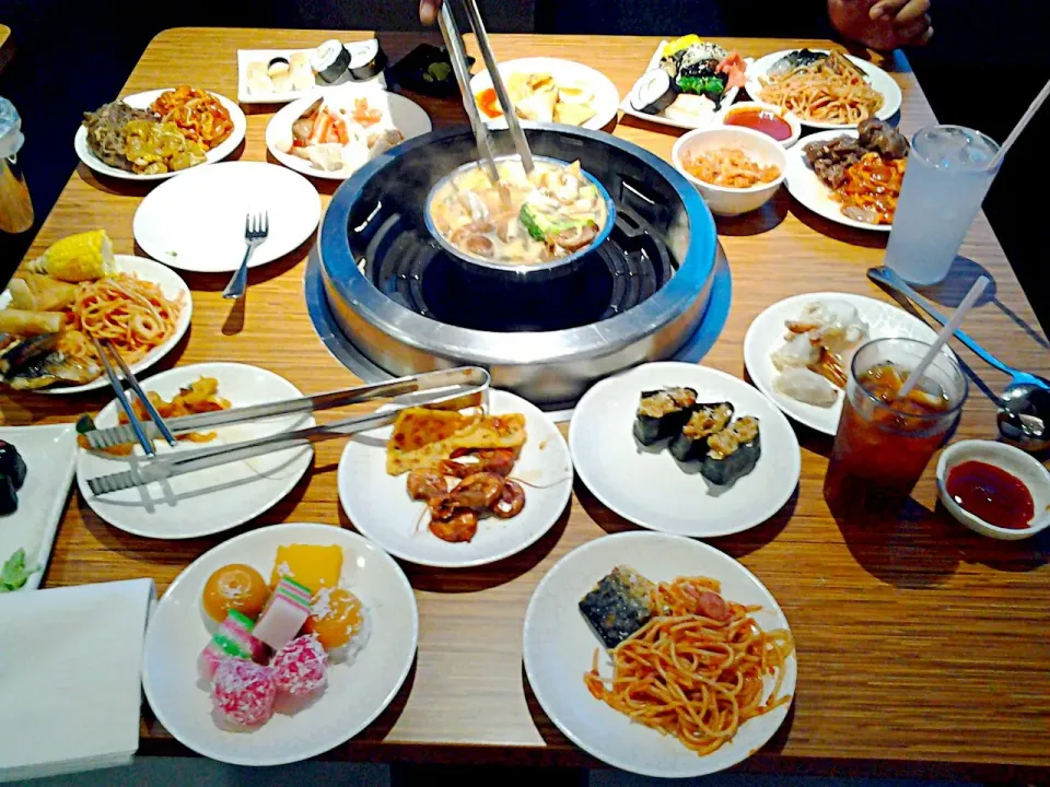 Snapdishの料理写真:Food Feast @ Seoul Garden|FooDin'sさん