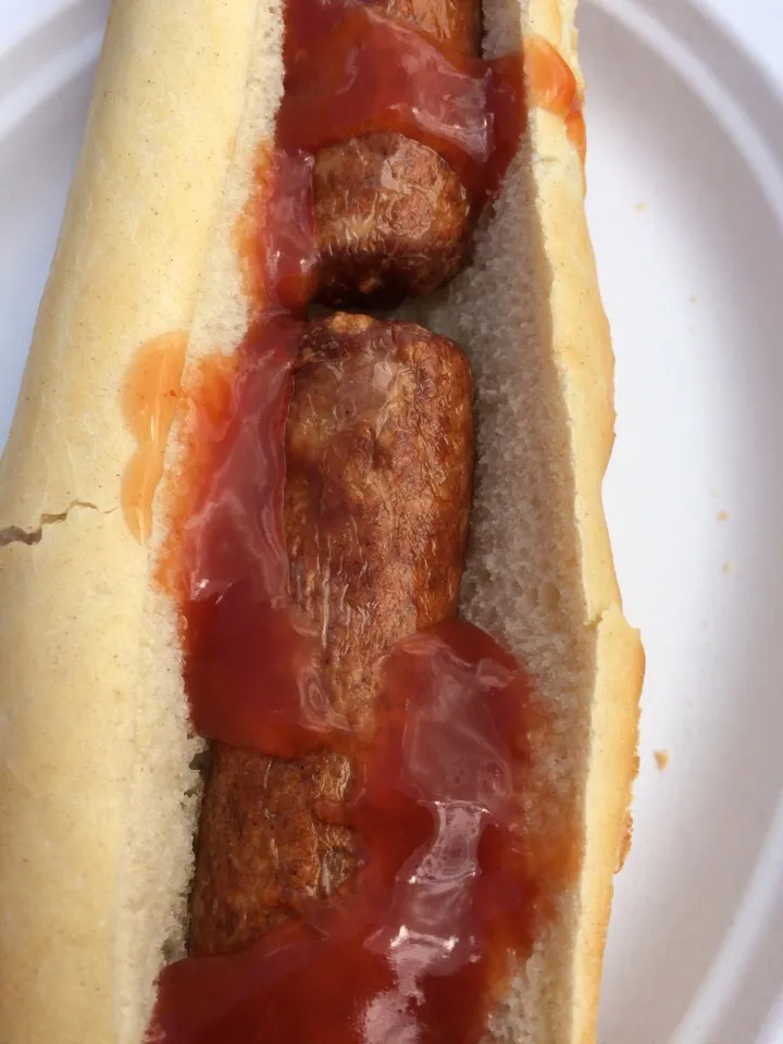 Glastonbury Festival veggie sausage baguette with tomato ketchup|Nick Hiderさん