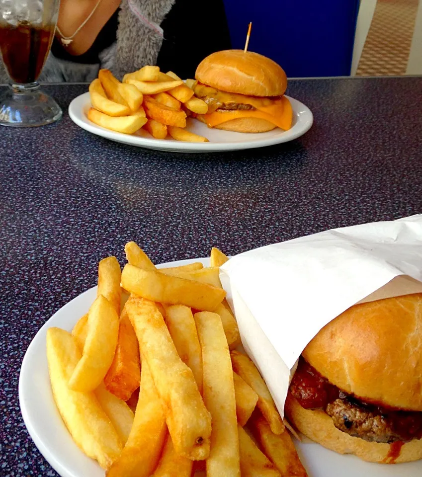 Cheese burger and chilli burger|kazuko Tsujiさん