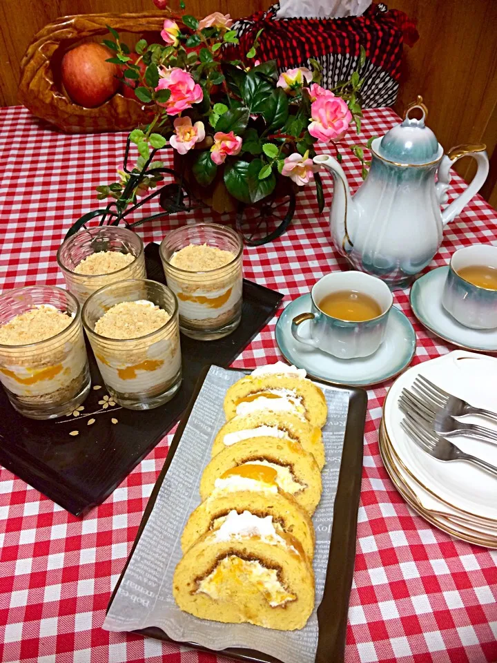 Mango roll cake left over LAstnight and the left over mango I made it a mango float in a jar (*^_^*) something sweets yummy mango summer desserts ✨💫😋|Babyluv Cabrera Ocampoさん