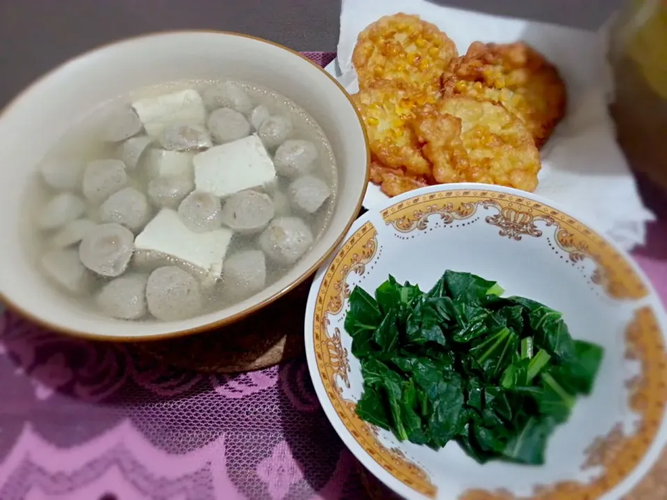 Bakso tahu perkedel jagung #selfmade #baksotahu #perkedeljagung|Ririn Kecilsさん