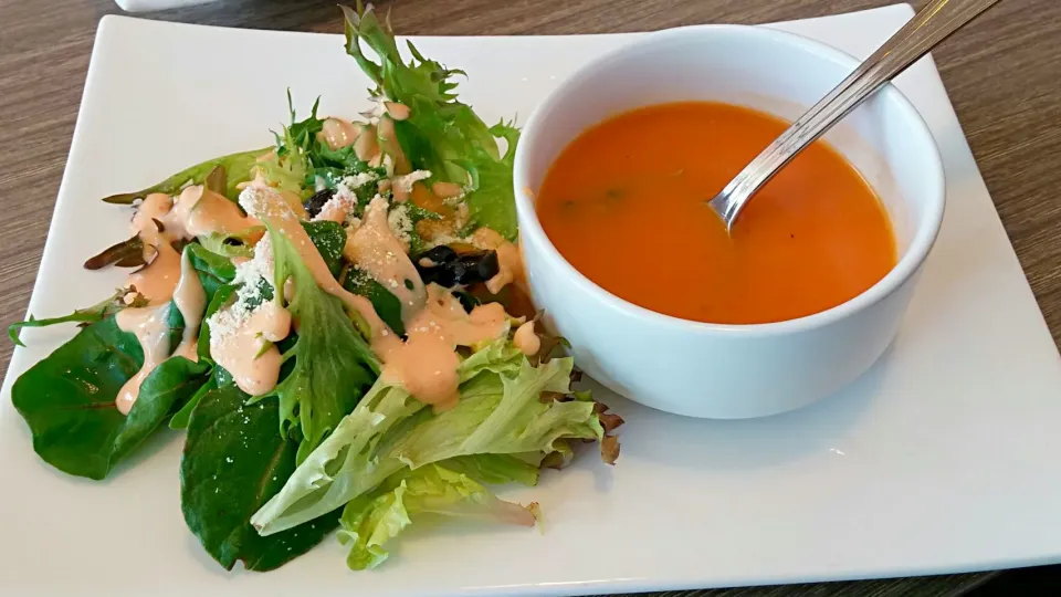 Salad & Tomato Soup|FooDin'sさん