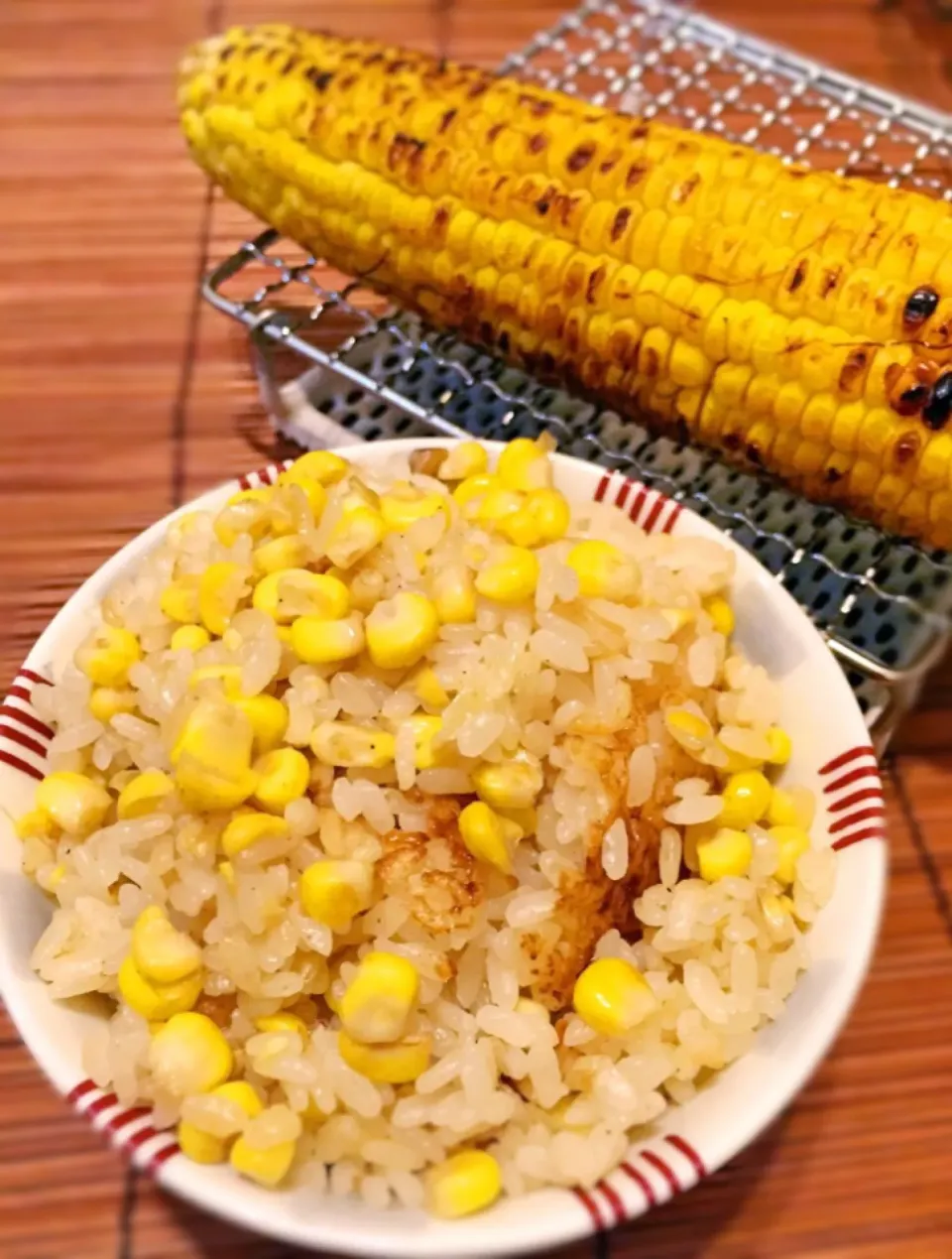 Snapdishの料理写真:とうもろこしごはん & 焼きとうもろこし|アッチさん