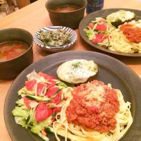 Snapdishの料理写真:ミートソースパスタとアボカドグラタン|みほさん