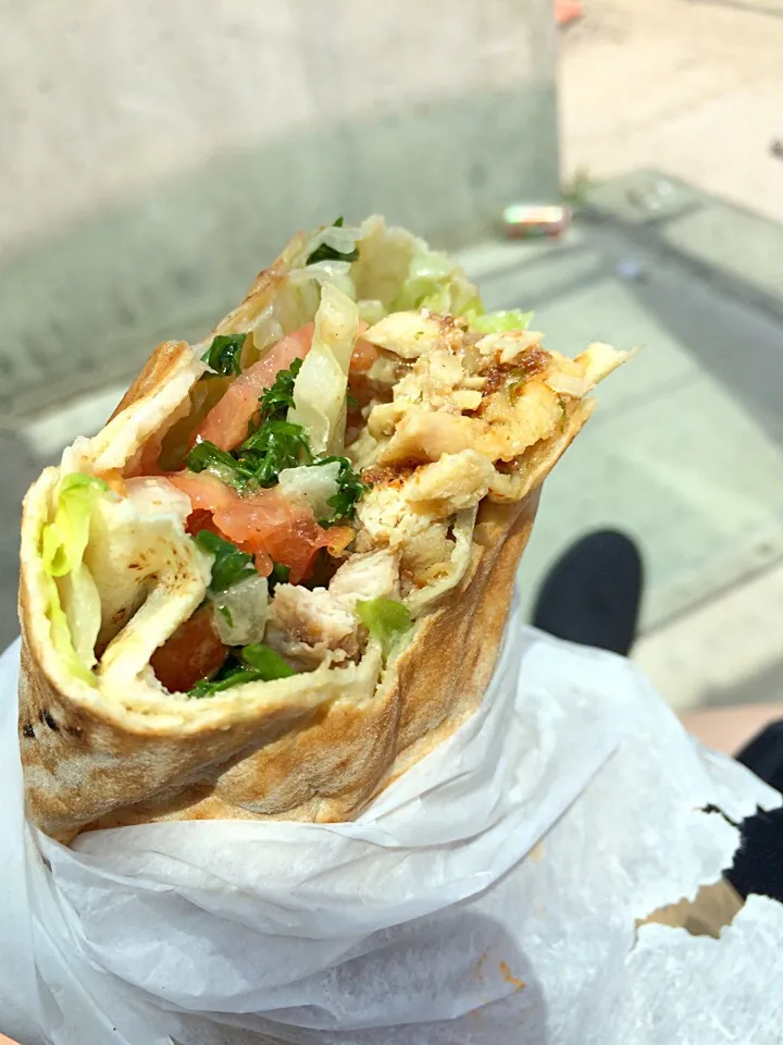 Snapdishの料理写真:Chicken Shawarma w/ all the fixings👌🏻|Milka Papricaさん