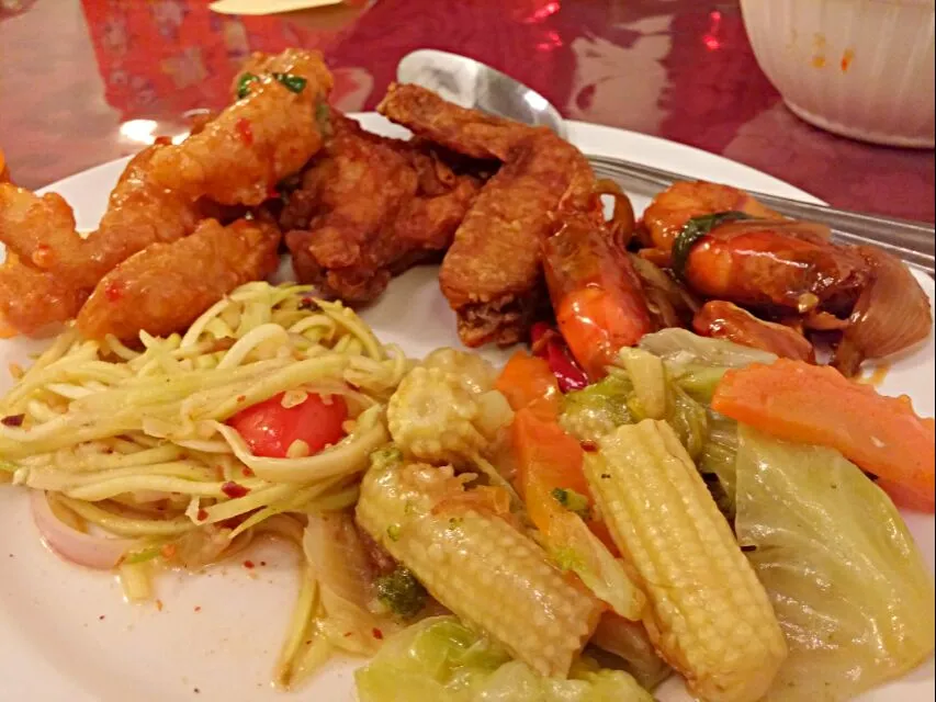 Assorted Food from Food Buffet frm Kohnangkham Restaurant Singapore|FooDin'sさん