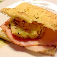 Focaccia con polpettone di patate, tonno e zucchine e arista!|Monia Iannoni Allegrettiさん