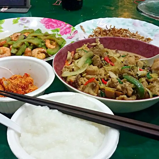 Bubur Berlauk - Plain Porridge & Side Dishes|FooDin'sさん