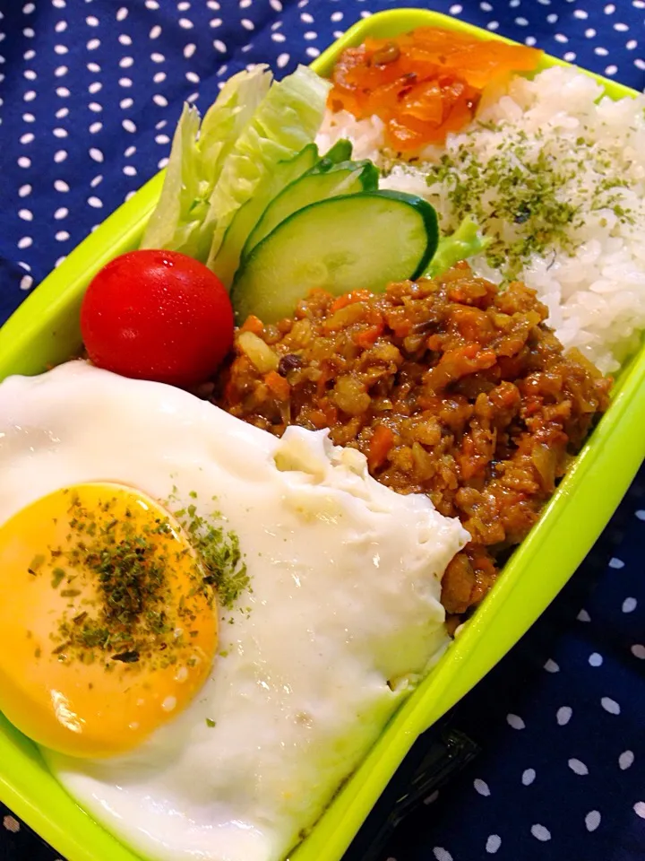 Snapdishの料理写真:2015.7.3 中3男子ドライカレー弁当😋🍴|mari-pさん