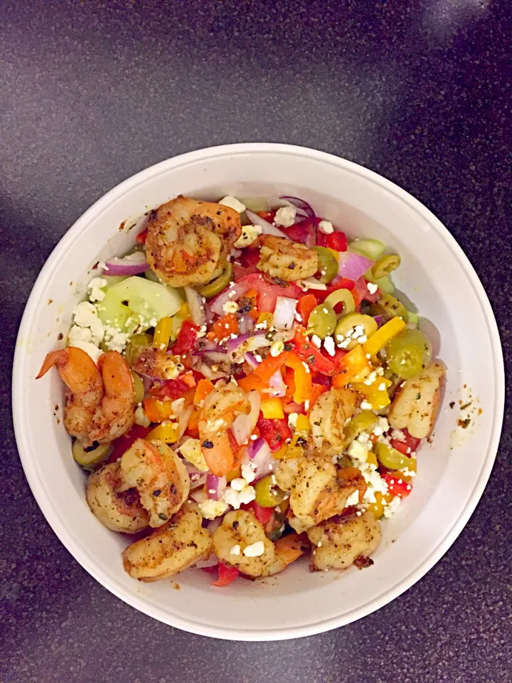 Toss salad with grilled shrimp|BJ Randolphさん