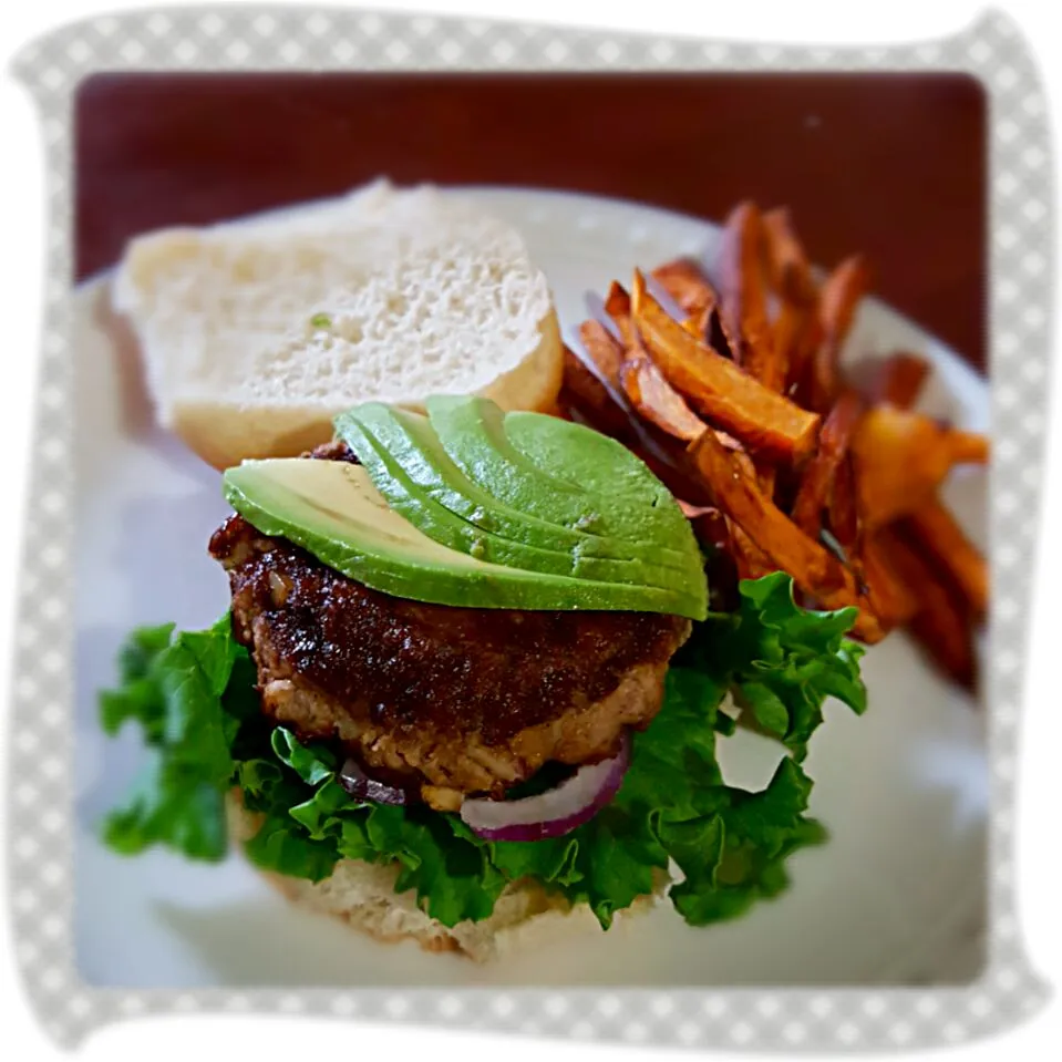 Turkey Burger w/ Sweet Potato Fries|Lakeshia Hazeleyez Goldenさん