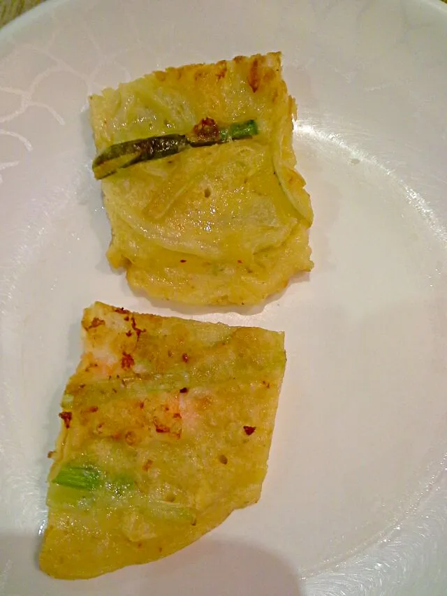 Korean Pancake (Pajeon)|FooDin'sさん