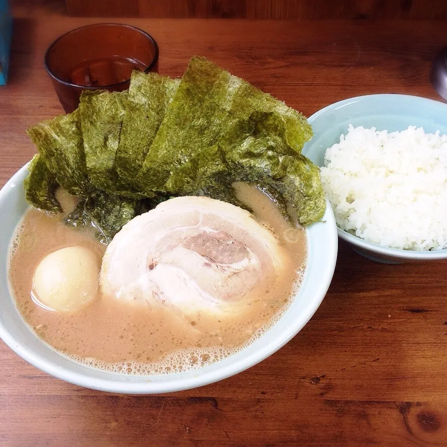 ラーメン並盛・海苔と玉子トッピング・サービスライス|美也子さん