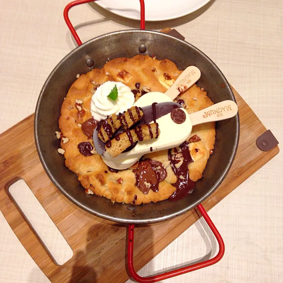 Cookie dough skillet|Alyssa Oliverさん